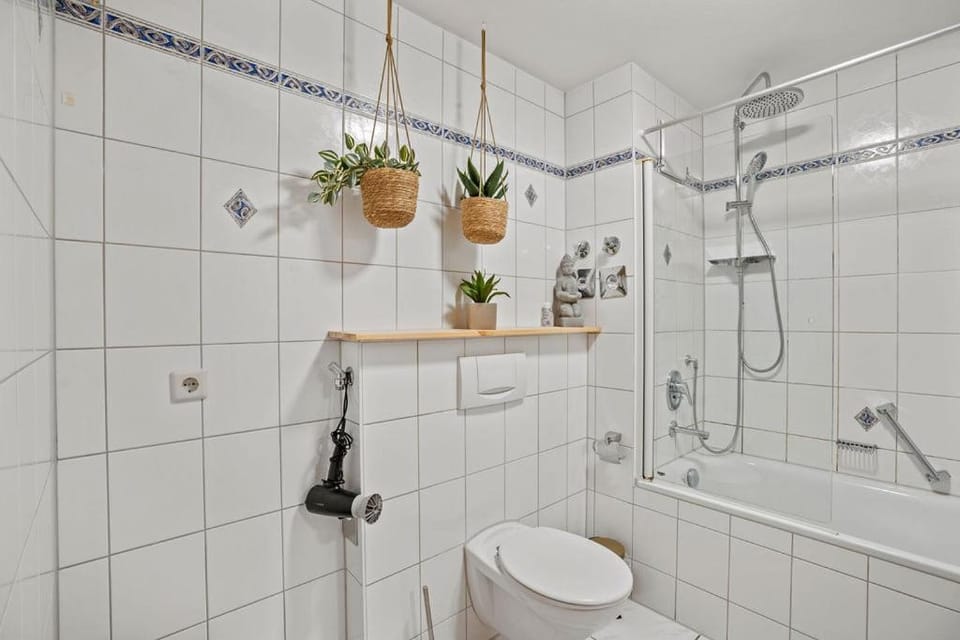 Shower, Toilet, Bathroom, Bath