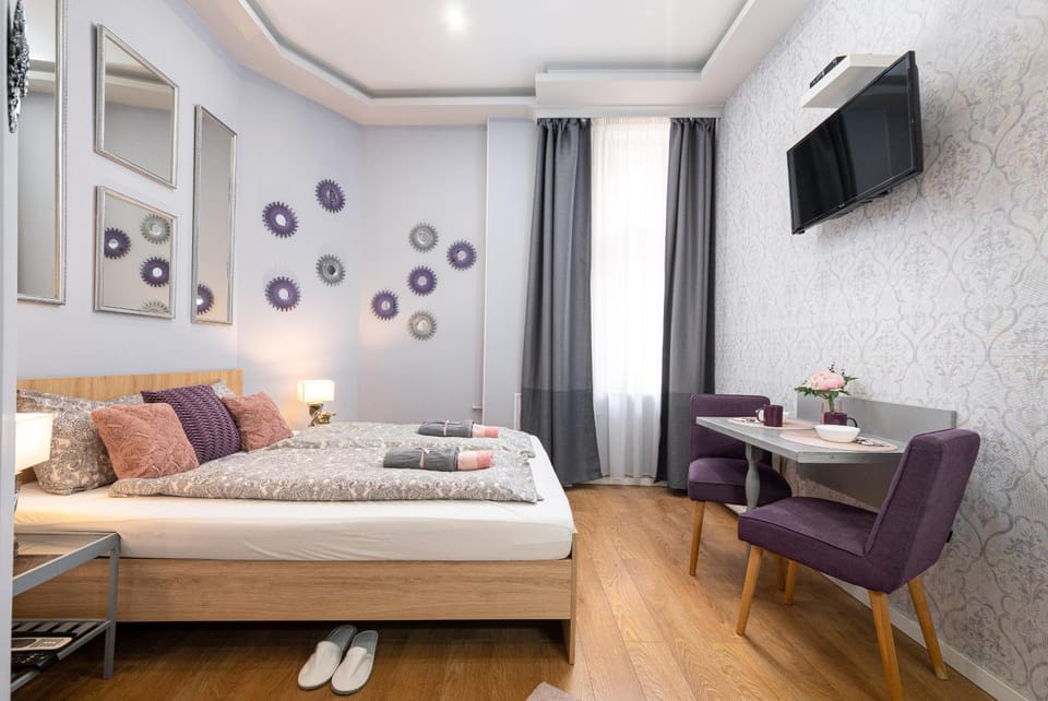 Bed, Photo of the whole room