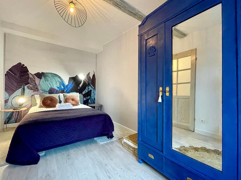 Bed, Bedroom