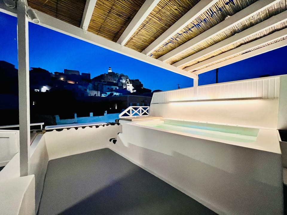 Night, View (from property/room), Balcony/Terrace, Swimming pool, Inner courtyard view