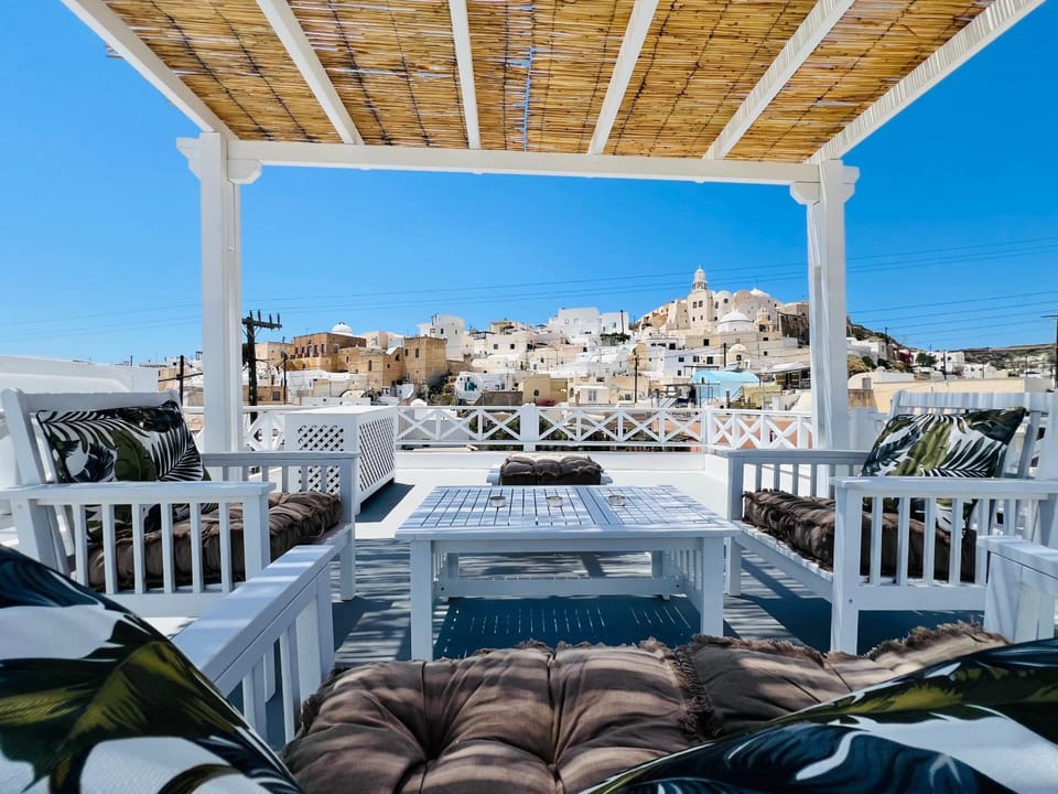 Patio, Day, Natural landscape, View (from property/room), Balcony/Terrace, Dining area, City view, Mountain view, Sea view, Quiet street view