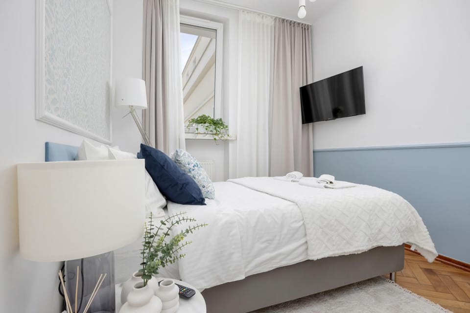 Bed, TV and multimedia