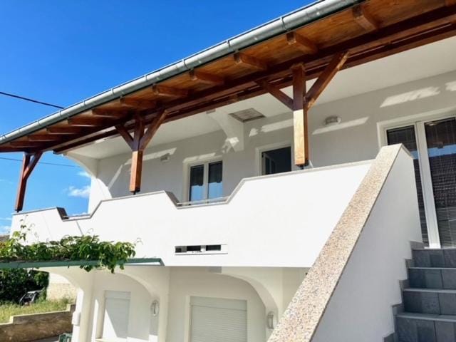 Property building, Balcony/Terrace