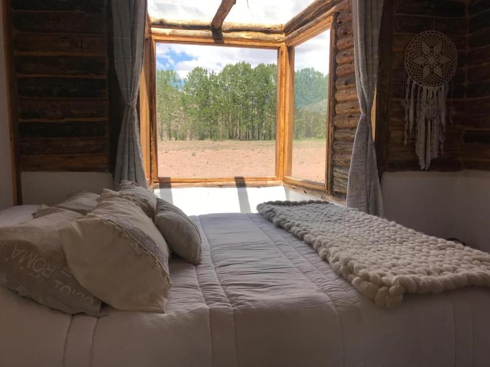 Bed, Natural landscape, Photo of the whole room, Bedroom
