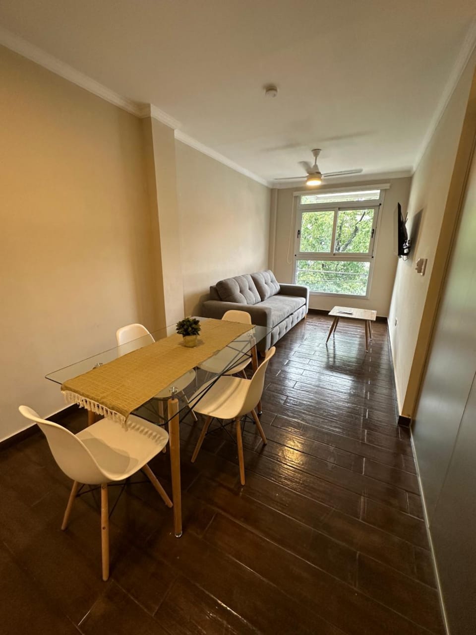 Living room, Seating area, Dining area, fireplace