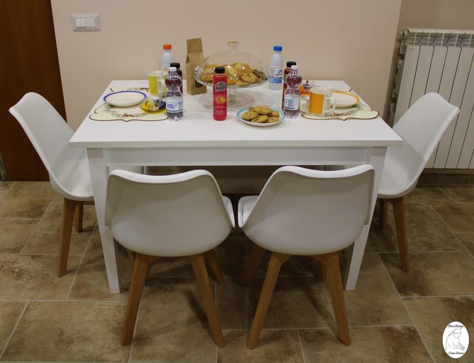 Dining area, Breakfast