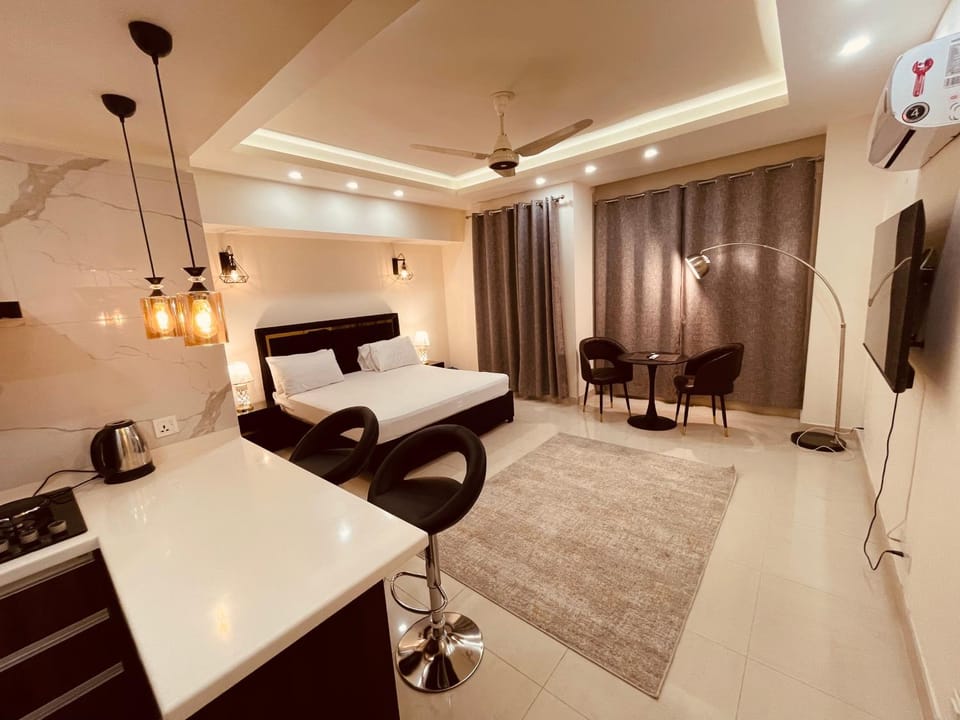 Elysium Skyline Studios-Luxury Stay with Hill views Apartment in Islamabad