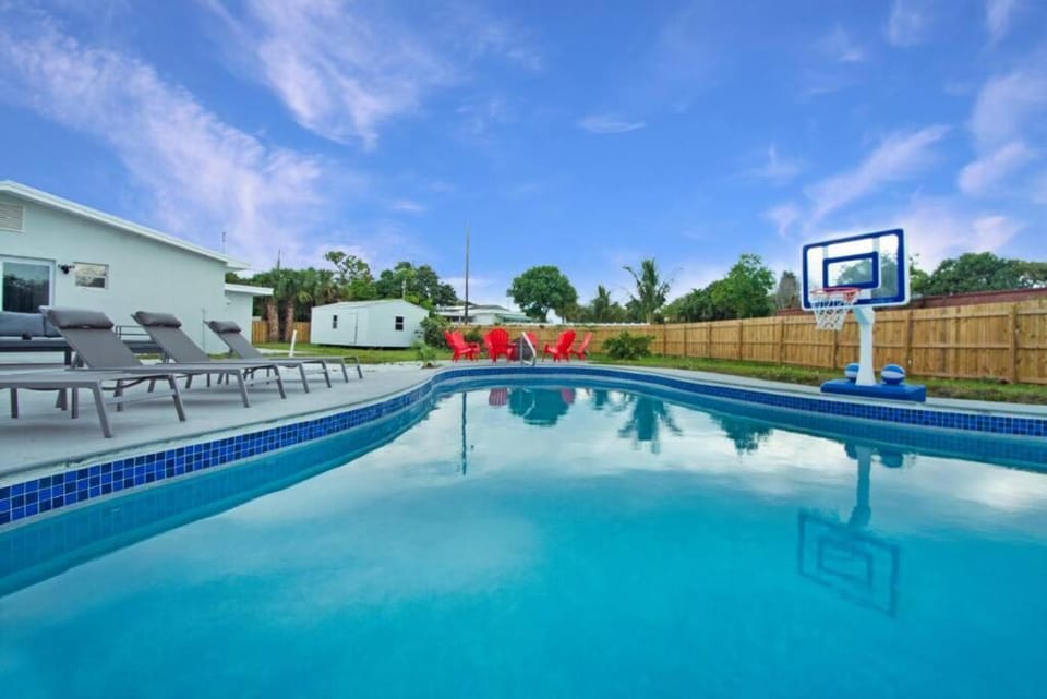 Pool view, Swimming pool, Swimming pool