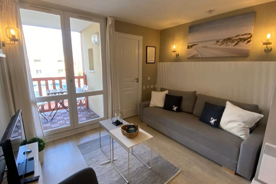 Très bel appt 6 pers avec piscine sauf janvier tennis et parking 202 Apartment in Hauts-de-France
