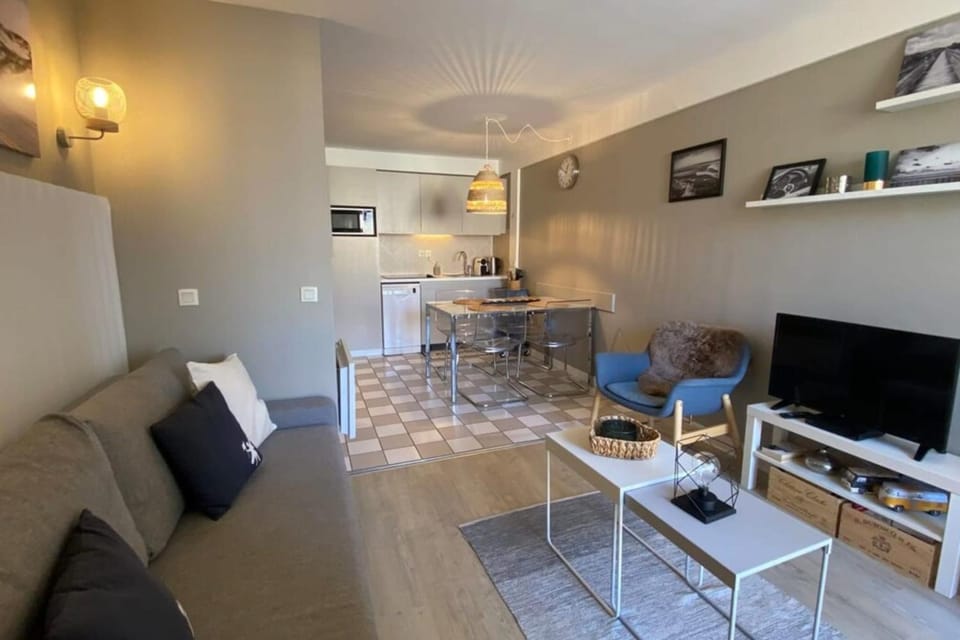 Très bel appt 6 pers avec piscine sauf janvier tennis et parking 202 Apartment in Hauts-de-France