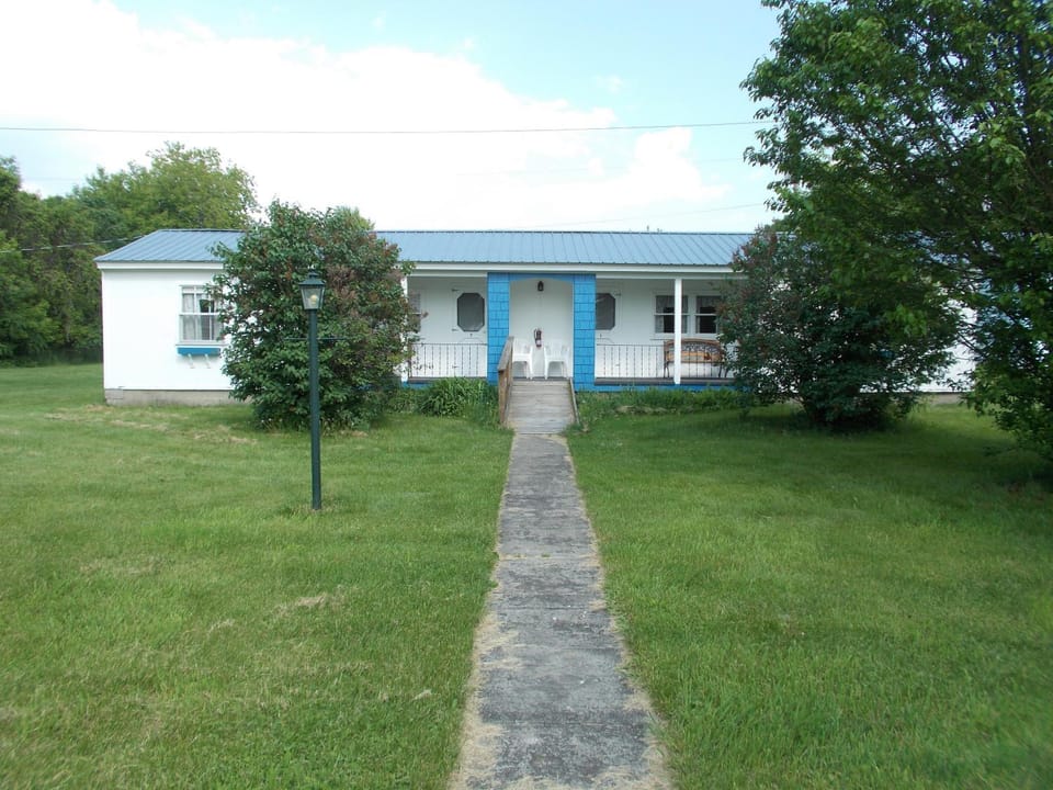 Inn at the Isles House in Isle La Motte