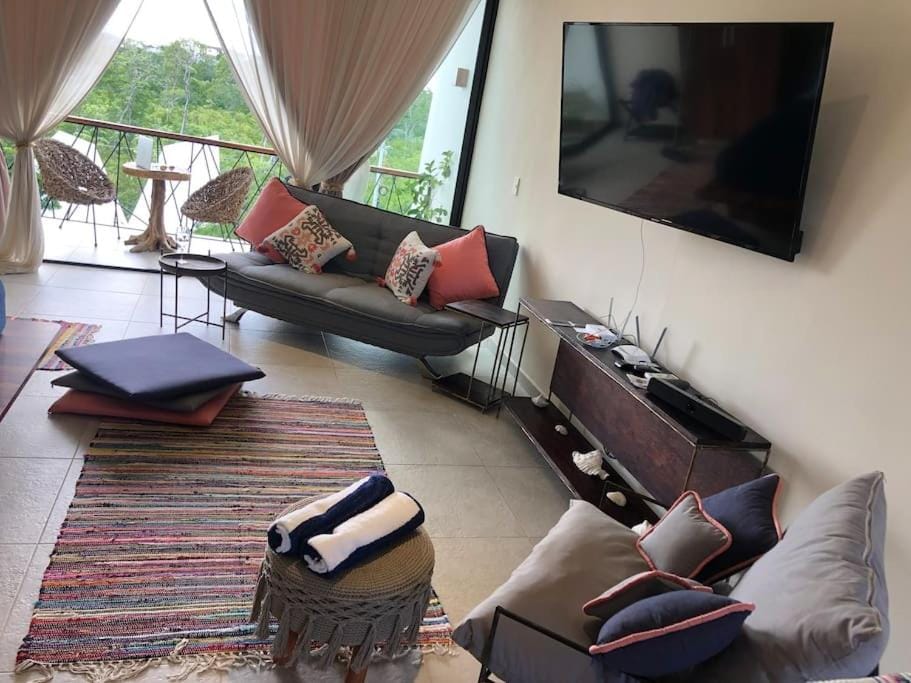 TV and multimedia, Seating area