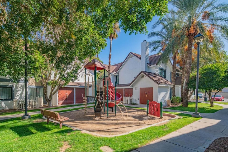 Metro Phoenix Extended Stay - Phoenix Apartment in Phoenix