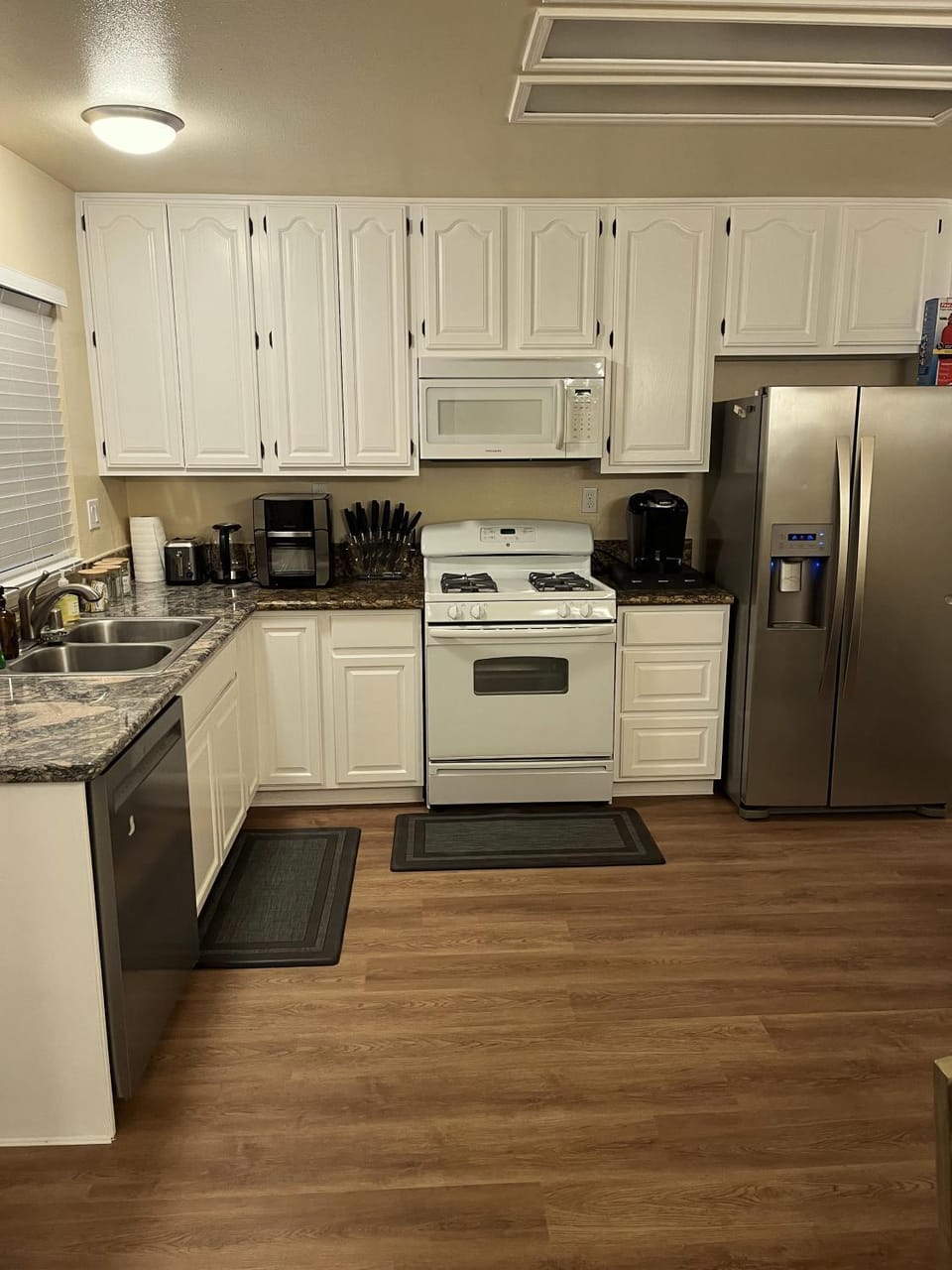 Cozy Family Home - 20 Mins from Disneyland House in Placentia