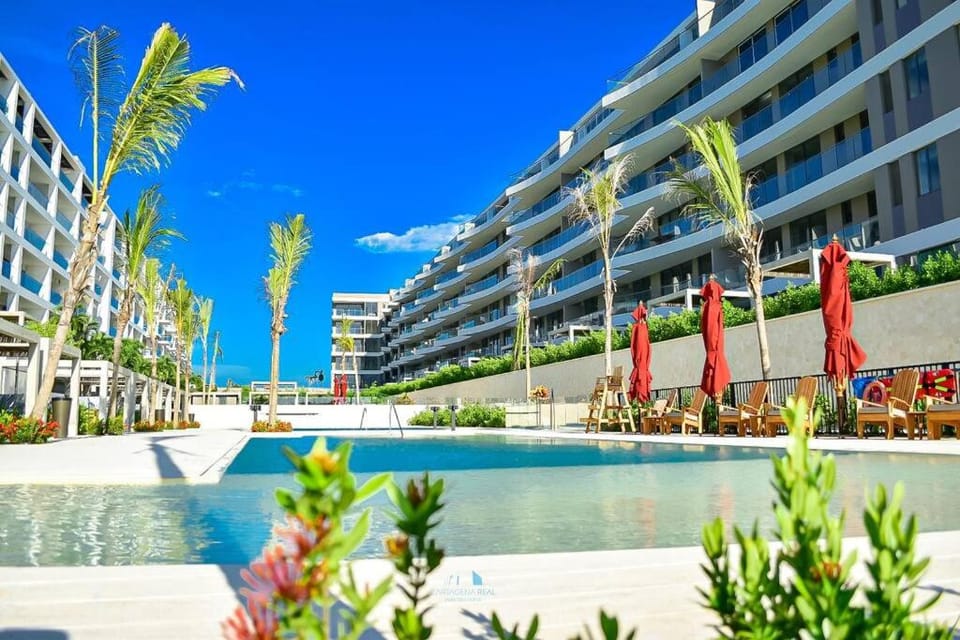 Property building, Swimming pool