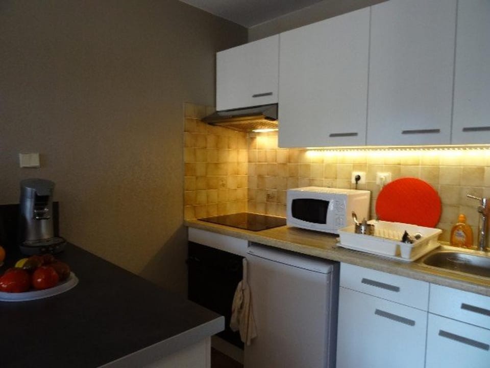 Hyères Port : T2 avec Loggia, WIFI, Parking, Climatisation, 4 Pers., Proche Plaisance - FR-1-335-164 Apartment in Hyères