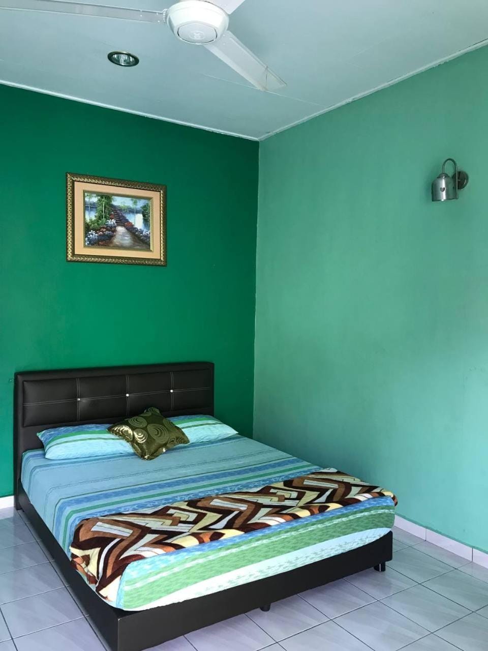 Bedroom, fireplace