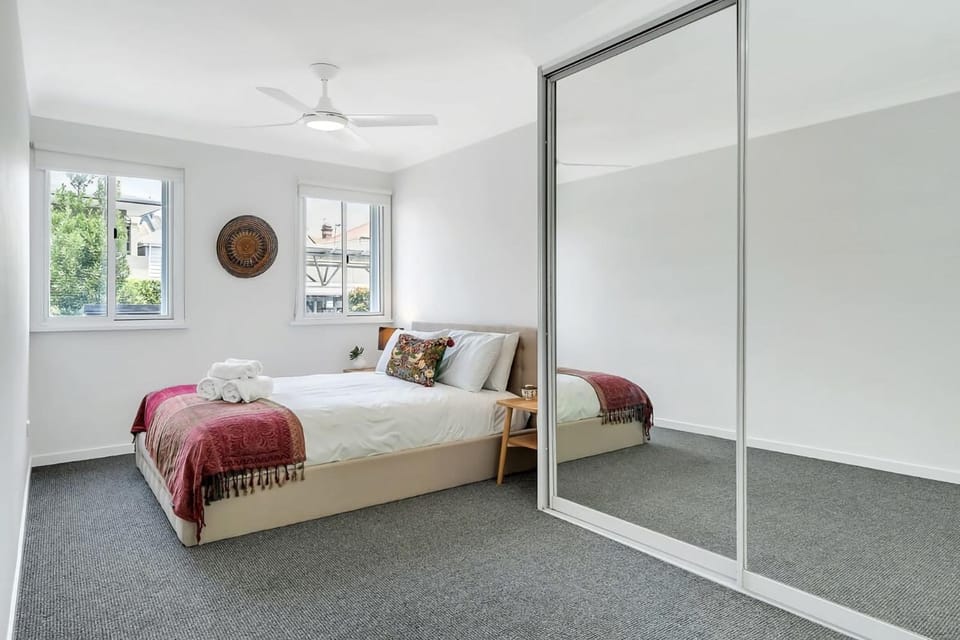 Balmain Harbour Hideaway Apartment in Sydney
