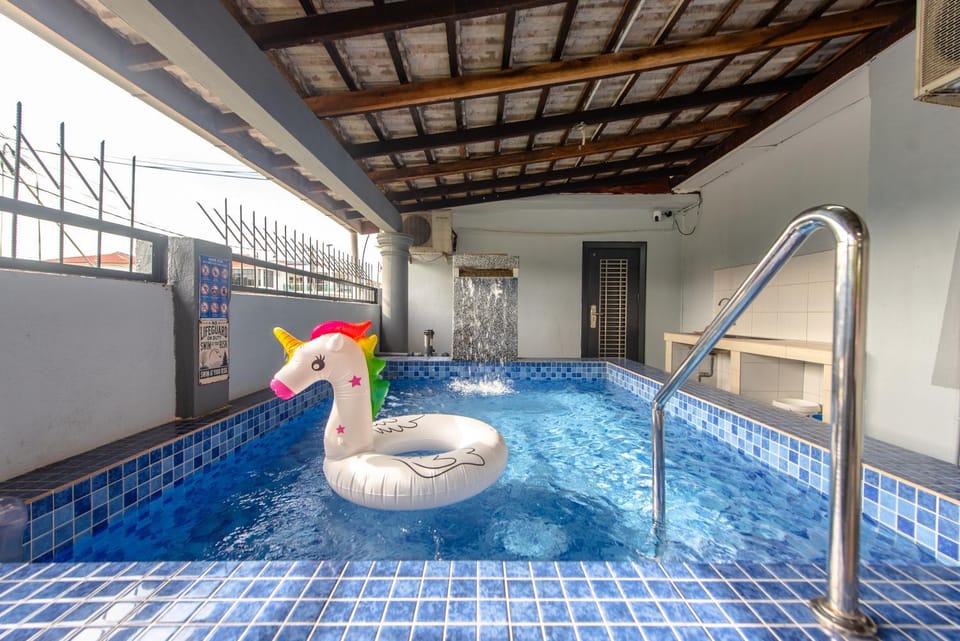 Pool view, Swimming pool