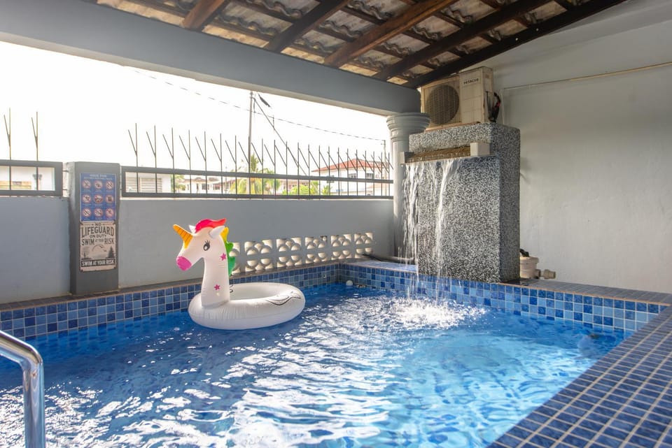 Pool view, Swimming pool