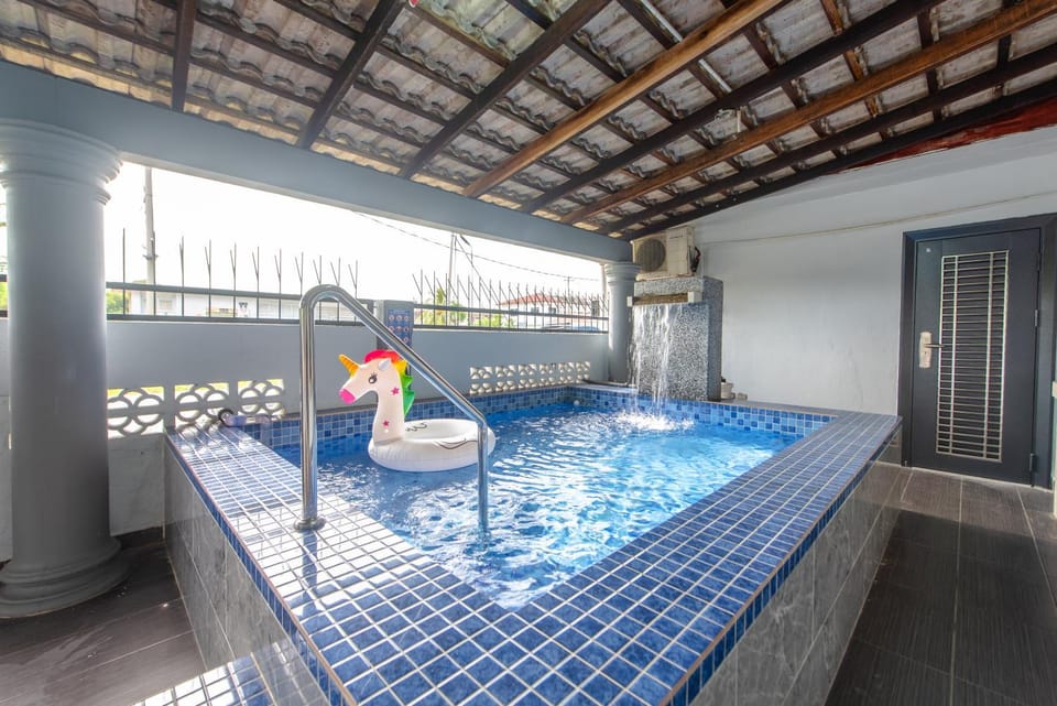 Pool view, Swimming pool