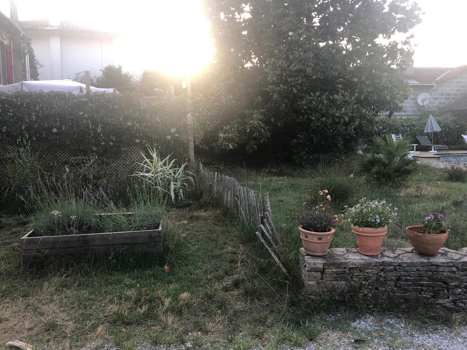 Bel appartement et jardin chez Maison Devaux Bed and Breakfast in Nouvelle-Aquitaine