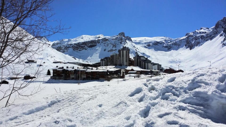 Skiing, Mountain view