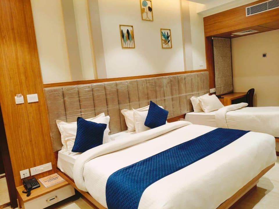 Bed, Photo of the whole room, Bedroom, internet