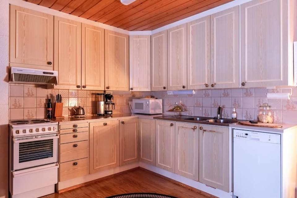 Coffee/tea facilities, Kitchen or kitchenette, dishwasher, minibar, pet friendly, stove