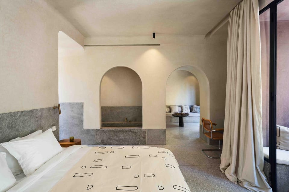 Bed, Photo of the whole room