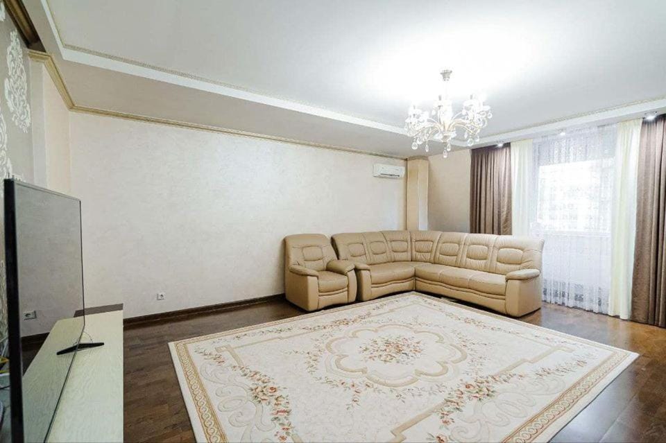 Cathedral Park and Pedestrian zone ultracentral cozy apartment in Chisinau Apartment in Chișinău