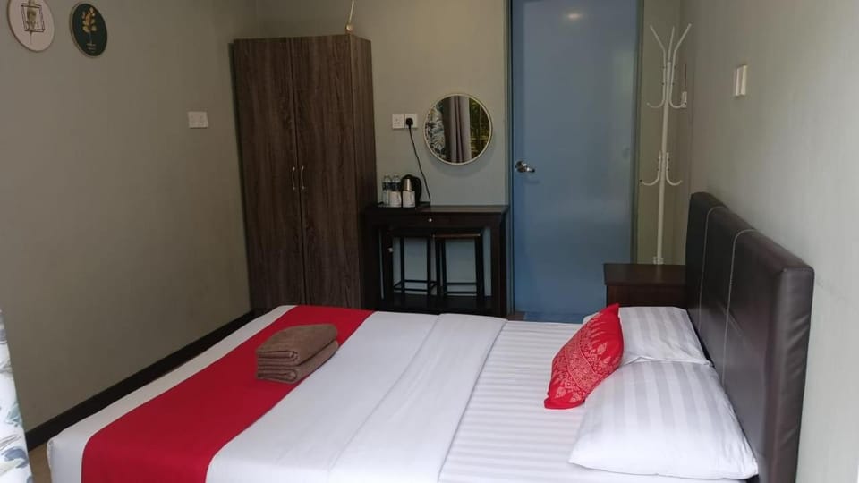 Bed, Photo of the whole room, Bedroom, wardrobe