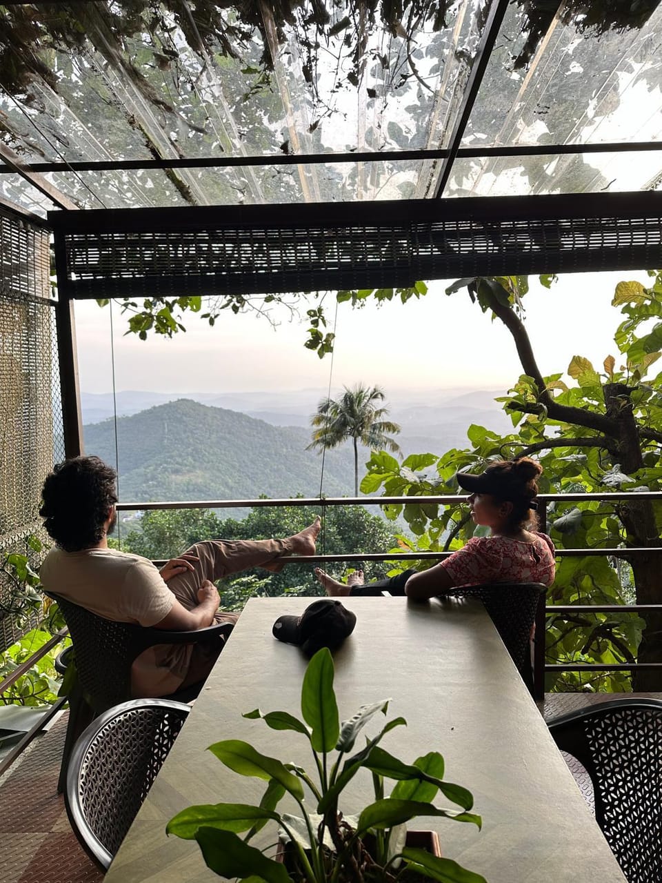Balcony/Terrace, Seating area, Guests, Mountain view