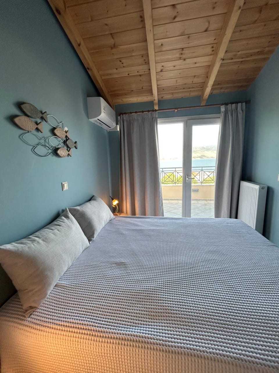 Bed, Bedroom, Sea view