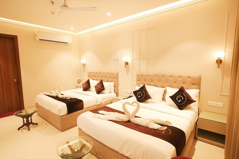 Bed, Photo of the whole room, Bedroom, air conditioner