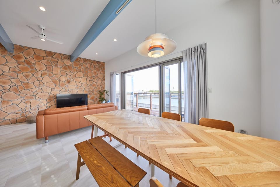 TV and multimedia, Living room, Dining area