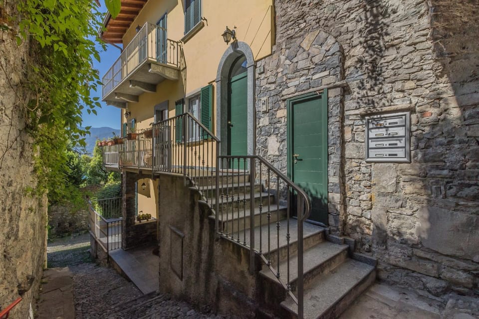 Property building, Facade/entrance, Off site