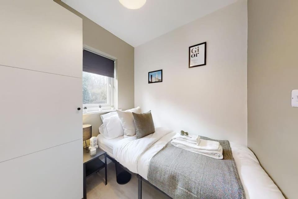 Oakwell View - Modern 3 Bed Home House in Borough of Barnsley