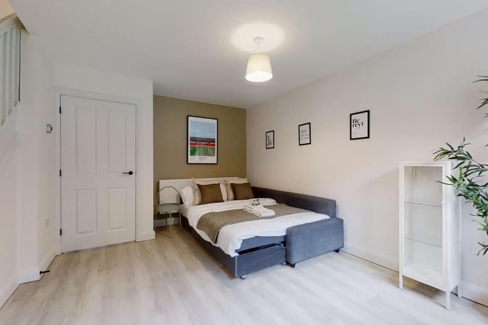 Oakwell View - Modern 3 Bed Home House in Borough of Barnsley