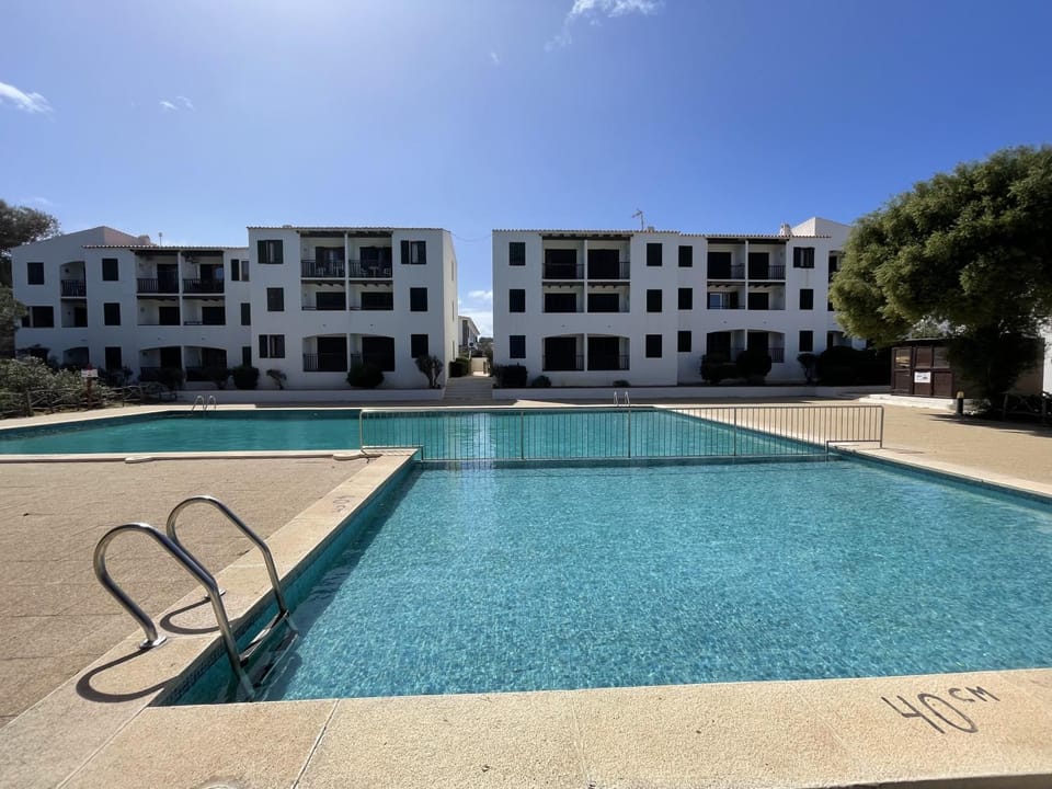 Tramontana -Apartamento con piscina junto la playa Apartment in Arenal d'en Castell