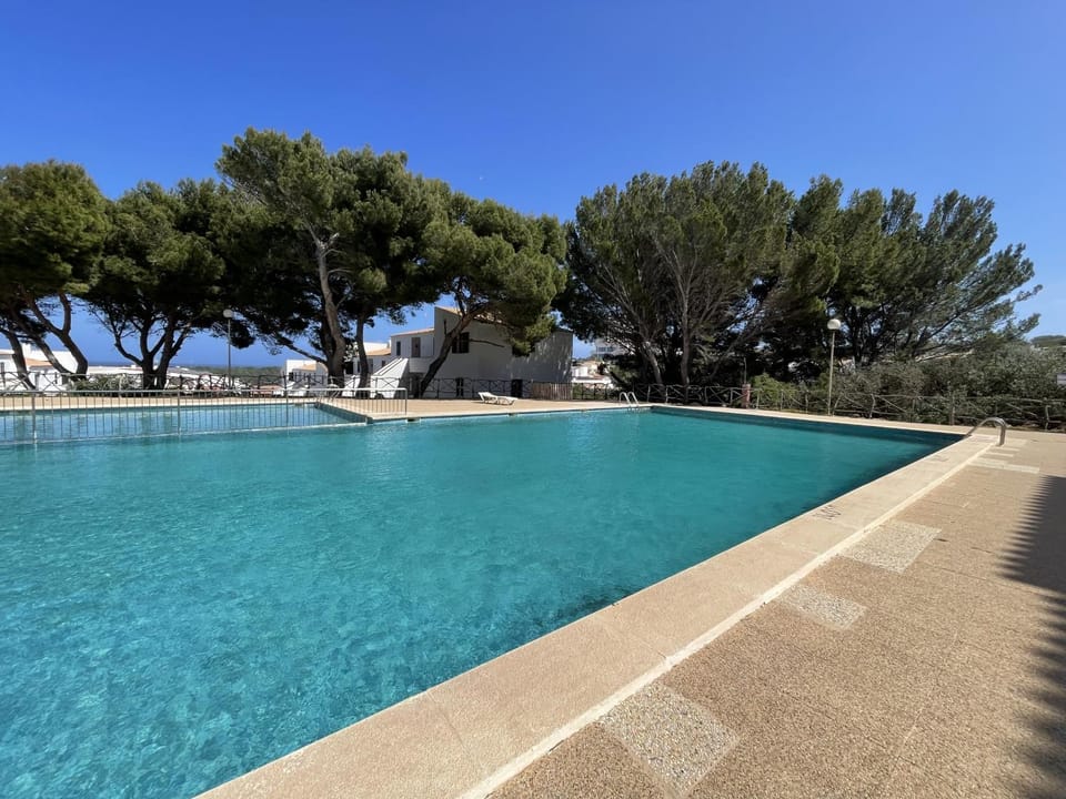 Tramontana -Apartamento con piscina junto la playa Apartment in Arenal d'en Castell