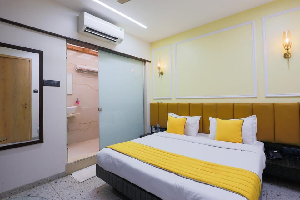 Bedroom, air conditioner
