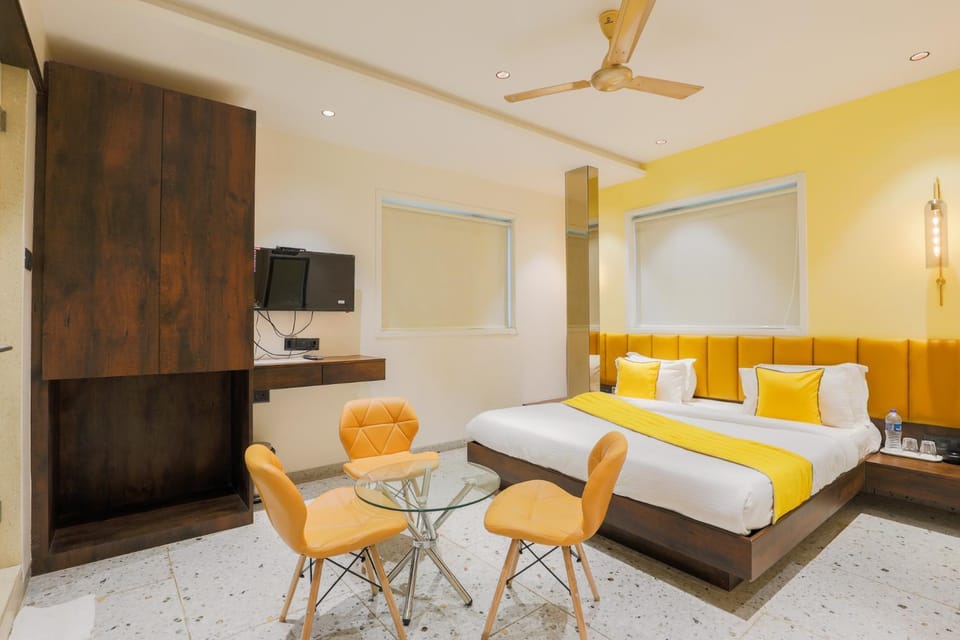 Bed, TV and multimedia, Photo of the whole room