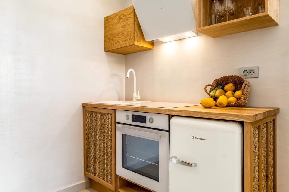 Kitchen or kitchenette, Living room