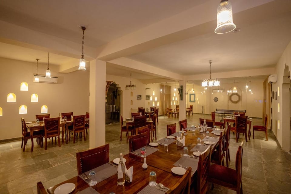 Restaurant/places to eat, Seating area