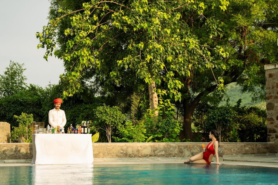 People, Garden, Pool view, Swimming pool, group of guests