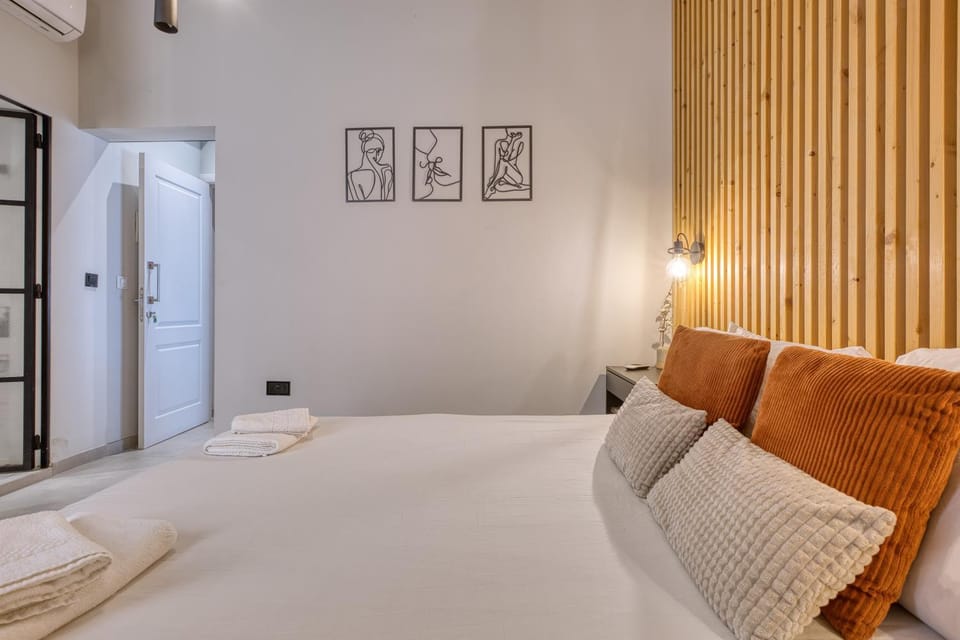 Stylish 1-Bedroom Apartment Just 5 Minutes from Valletta by Ferry Apartment in Malta