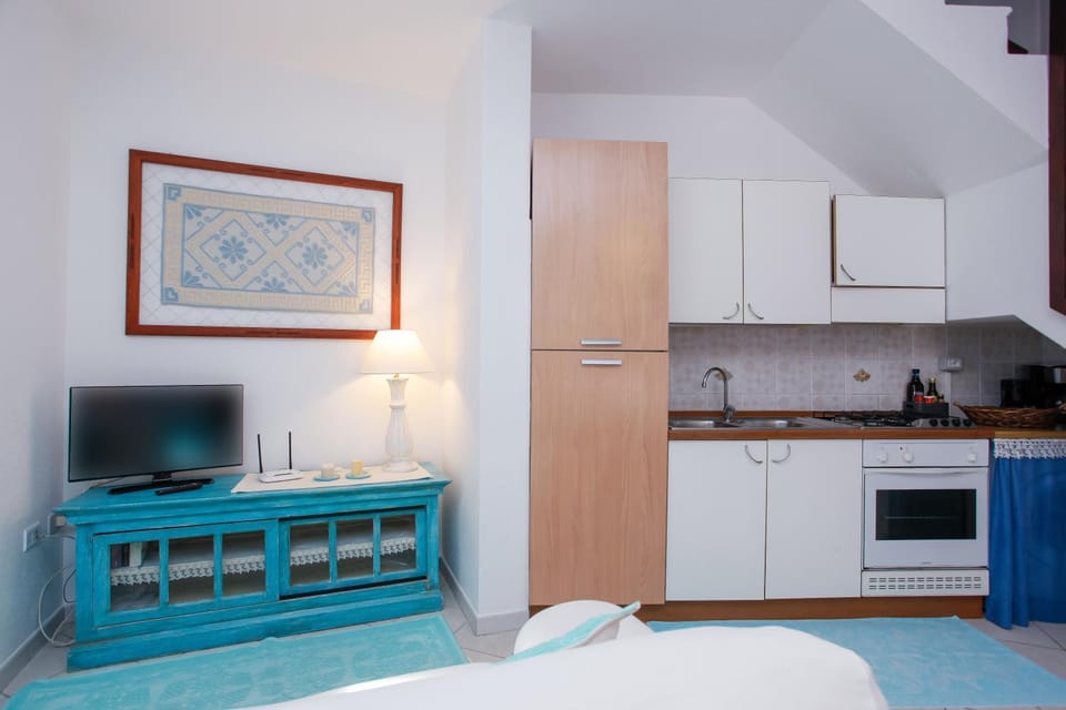 Property building, Kitchen or kitchenette, Living room