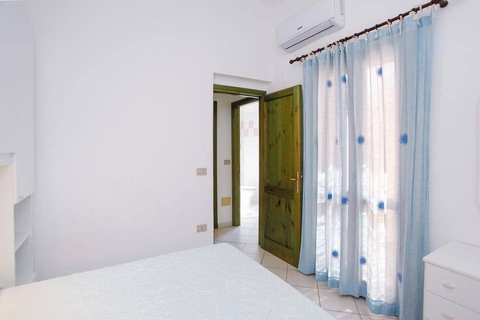 Bathroom, Living room
