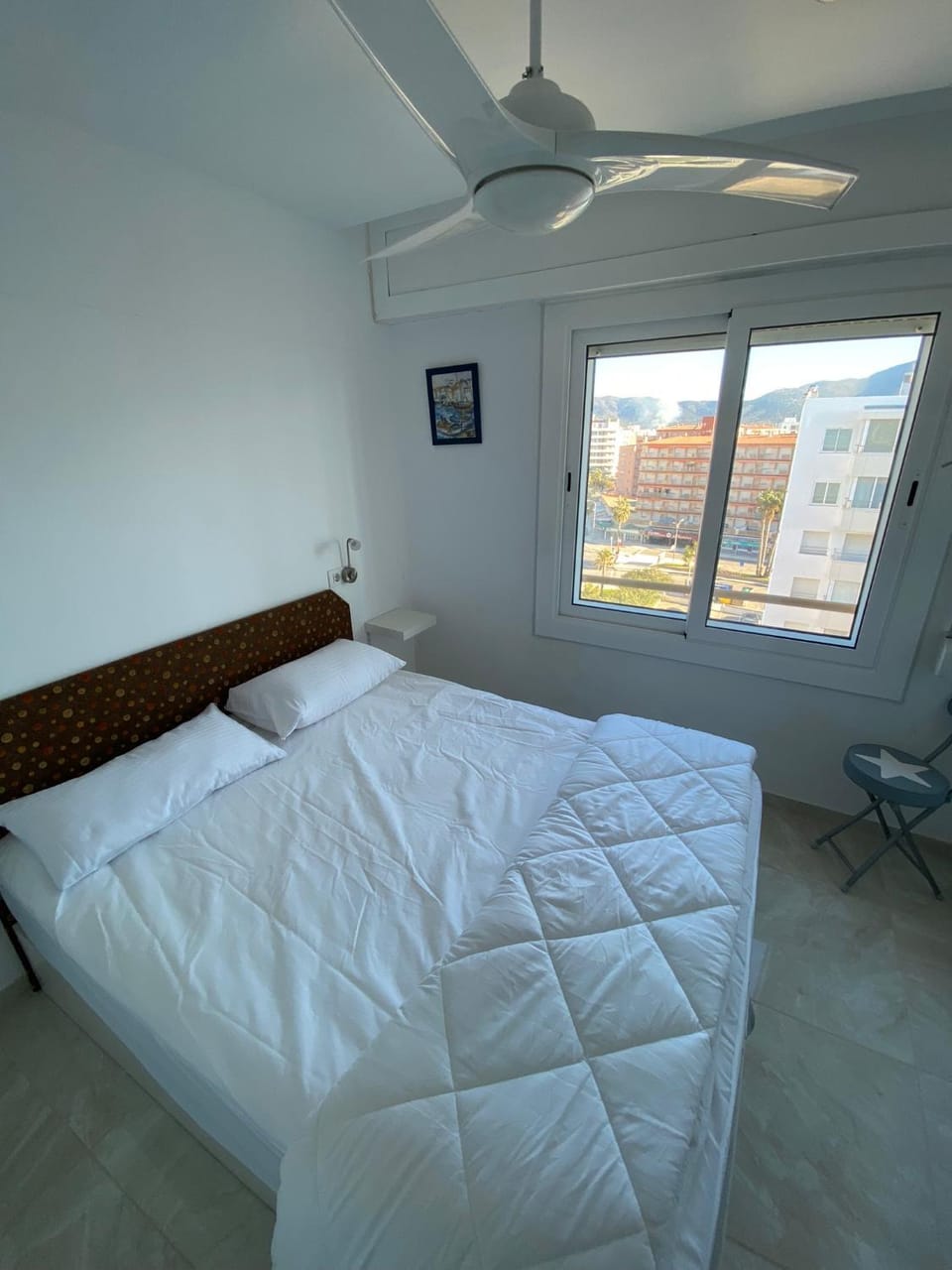 Appartement Moderne Premiere Ligne de Mer avec Piscine Apartment in Roses